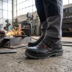Botas de soldador S3 MIRA em pele preta com fivela e costuras vermelhas